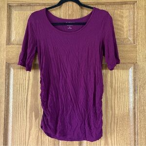 5/$15 a:glow Purple SS T-Shirt Medium (Maternity)
